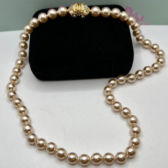 Nolan Miller 18" Pearls with Pave Egg Closure - Picture 1 of 5